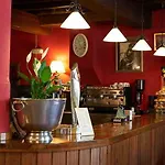 查理酒店
