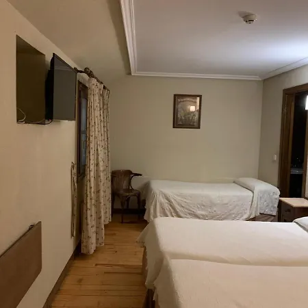Charle Hotel 2*